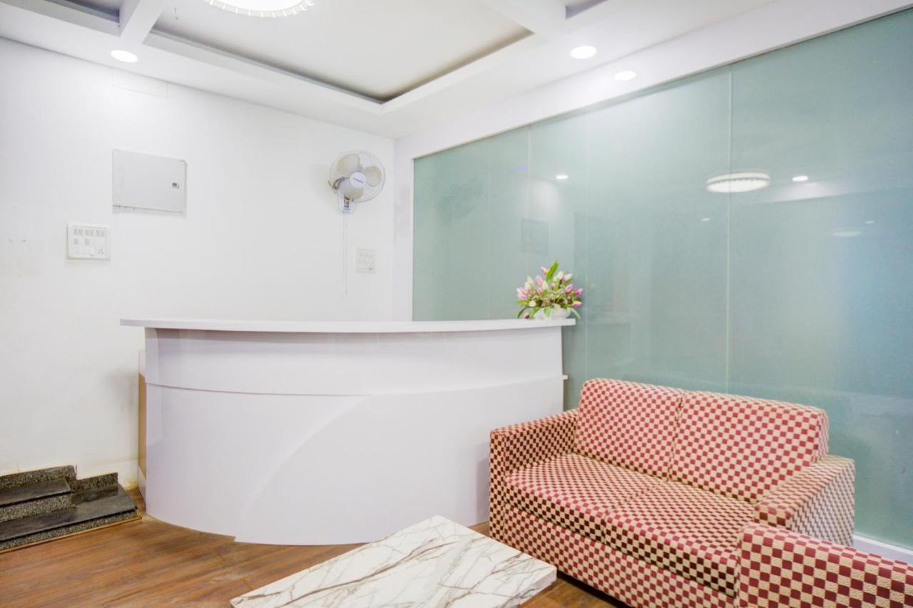 Collection O 75820 Madras Metro Club, T Nagar Ченай Екстериор снимка